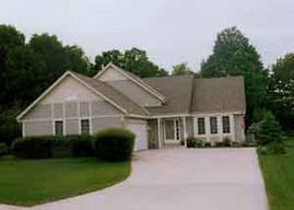 607 Lous Way, Slinger, WI 53086