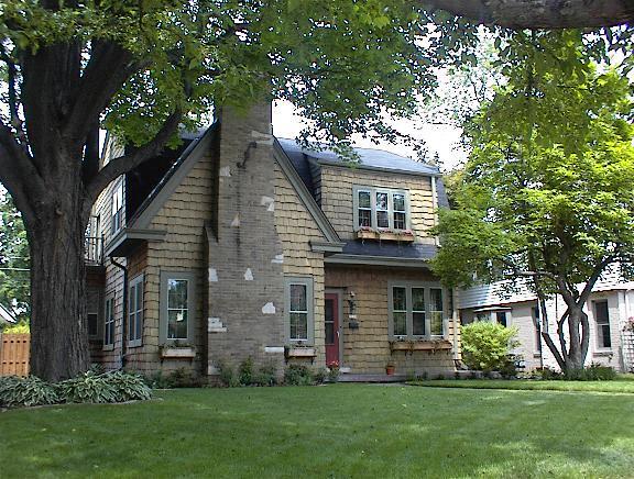 7108 W Wisconsin Ave, Wauwatosa, WI 53213