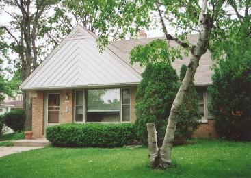 2334 W Kendall Ave., Glendale, WI 53209