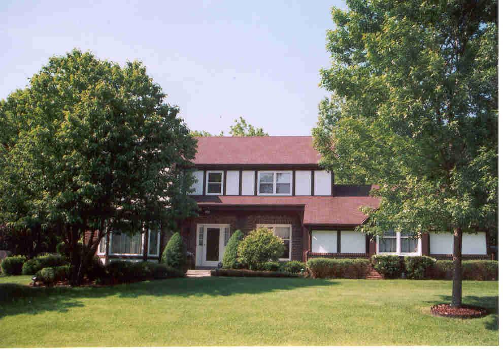 2550 W Hunter Cir., Glendale, WI 53209