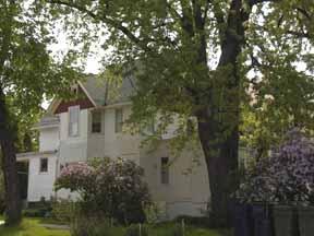 2555 S Delaware Ave., Milwaukee, WI 53207