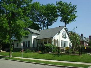 3376 N Summit Ave., Milwaukee, WI 53211