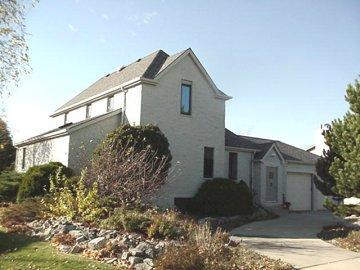 950 Duchess Dr., Oconomowoc, WI 53066