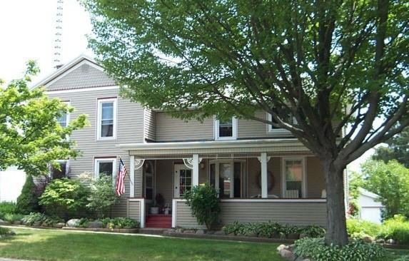 111 S Main St, Delavan, WI 53115