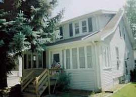 1102 N 70th St, Wauwatosa, WI 53213