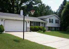 7919 W Bur Oak Dr, Franklin, WI 53132