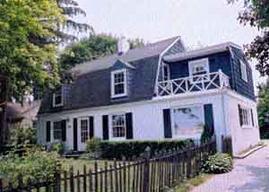 815 W Daphne Rd., Glendale, WI 53217