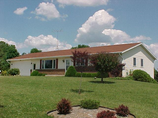 6792 Reuter Ln., Barton, WI 53090