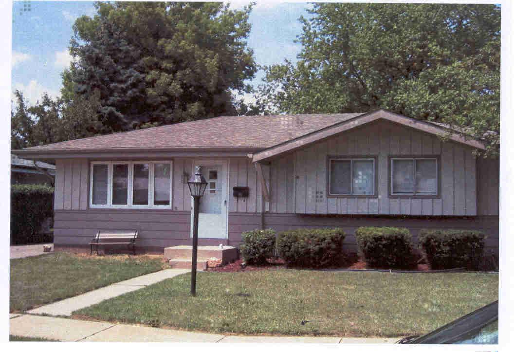 2720 Norwood Dr, Racine, WI 53403