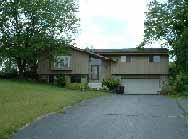 21710 W Ann Louise Ct, New Berlin, WI 53146