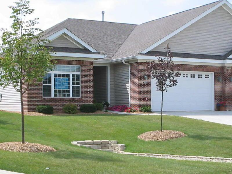 9000 Echo Ln. #17B, Salem, WI 53168