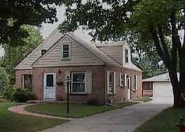 542 N 107th St, Wauwatosa, WI 53226