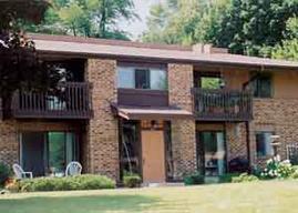 321 Park Hill Dr. #F, Pewaukee, WI 53072