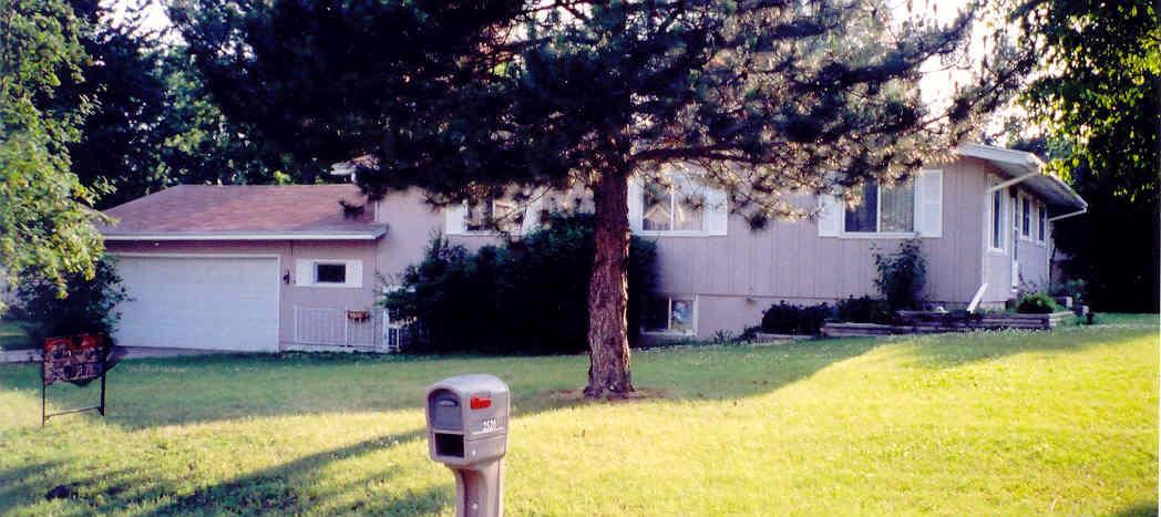 601 Dauphin St, Campbell, WI 54603