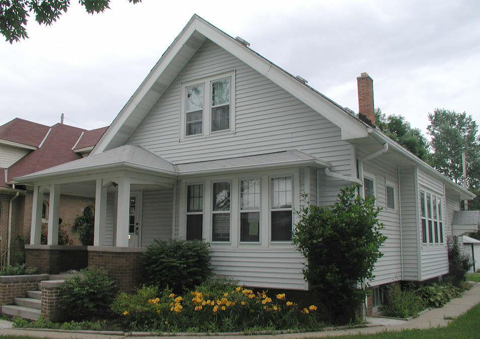 3120 S 15th St., Milwaukee, WI 53215