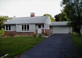 409 E Spooner Rd, Fox Point, WI 53217