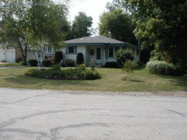 26 Chaffee Rd., Oconomowoc, WI 53066