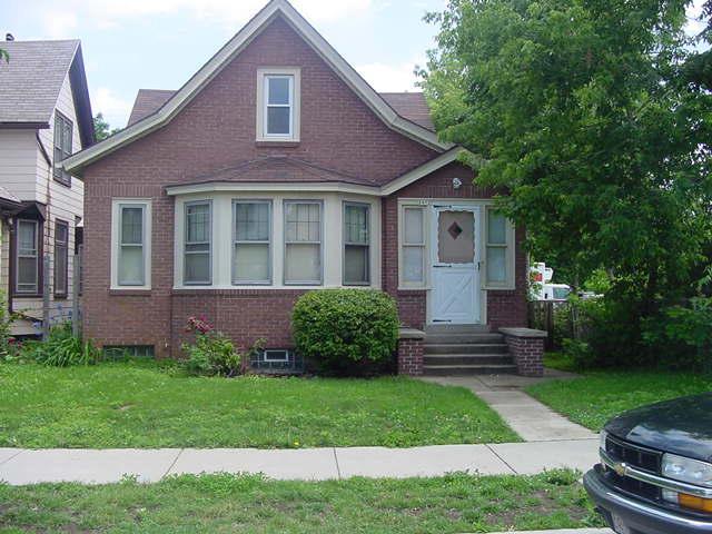 2472 S Howell, Milwaukee, WI 53207