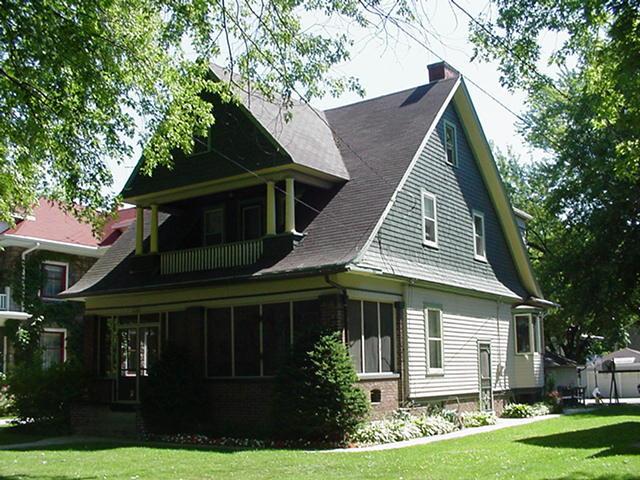 136 Teddy Ave., Hartford, WI 53027
