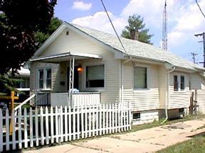 927 Harbridge Ave, Racine, WI 53403