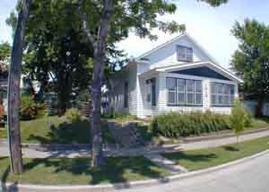 1215 Green Bay, La Crosse, WI 54601