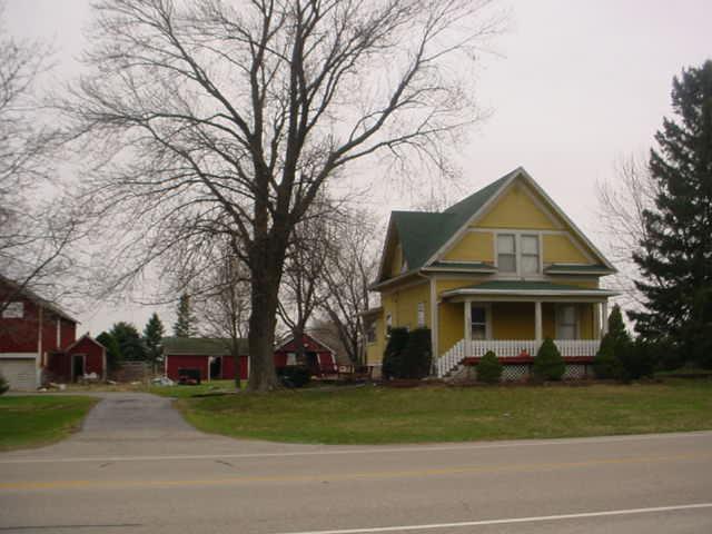 W8447 Hwy 67, Sharon, WI 53585