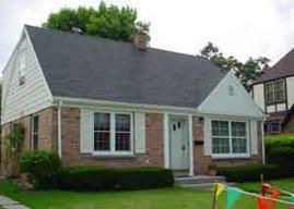 8727 Glencoe Cir., Wauwatosa, WI 53226