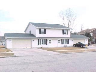 494 East Ave, Hartford, WI 53027