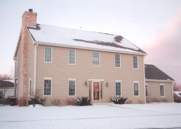 300 W Thornapple Ln., Grafton, WI 53024