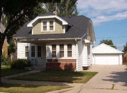 2054 S 94th St., West Allis, WI 53227