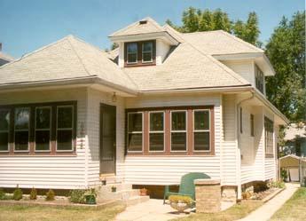 6648 W Girard Ave., Milwaukee, WI 53210