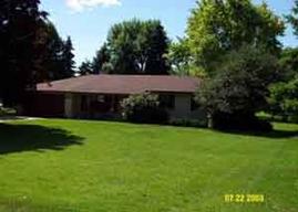 8721 Cloverleaf Dr., Racine, WI 53406