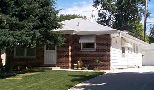 11924 W Dearbourn Ave, Wauwatosa, WI 53226