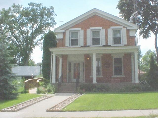 122 S Main St, Delavan, WI 53115