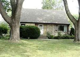 506 N 104th St, Wauwatosa, WI 53226