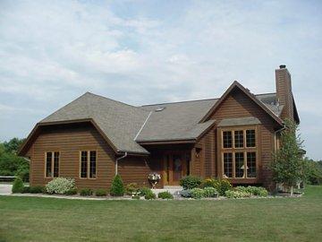 6570 Rolefson Dr., Oconomowoc, WI 53066