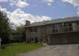 623 Dundee Ln., Hartland, WI 53029