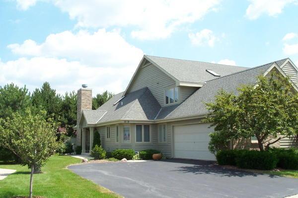 2136 N Dorchester Dr., Pewaukee, WI 53072