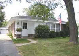 2253 N 105th St., Wauwatosa, WI 53226