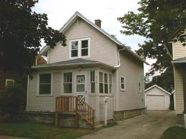 219 N Prairie Ave, Waukesha, WI 53186