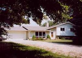 438 Timbercrest Ct., Cedarburg, WI 53012