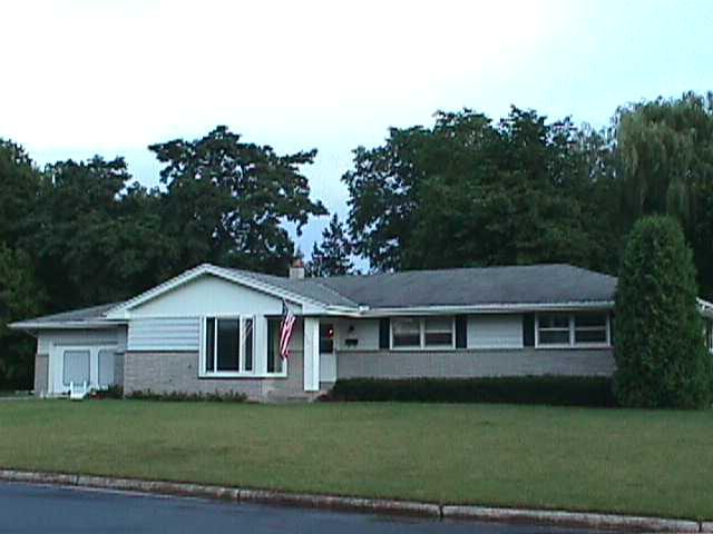 17773 W Martin Dr., Menomonee Falls, WI 53051