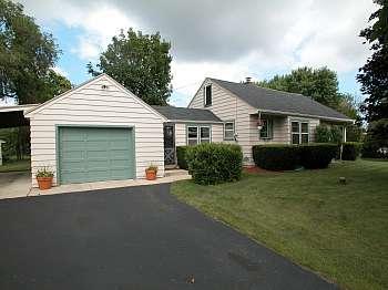 14124 Appleton Ave., Menomonee Falls, WI 53051