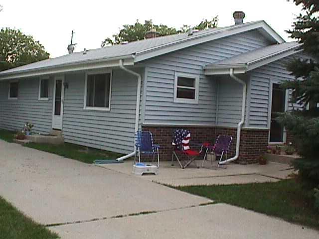 5649 S 42nd St., Greenfield, WI 53221