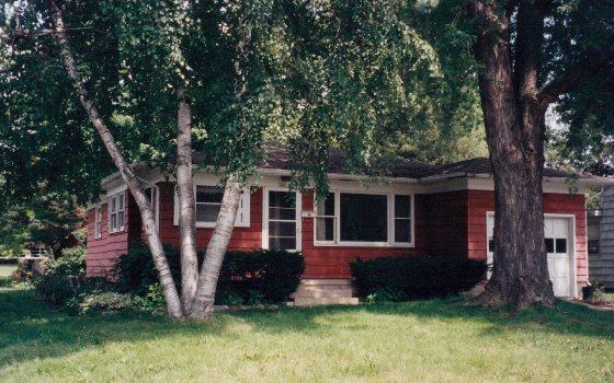 446 Greenland Ave., Oconomowoc, WI 53066