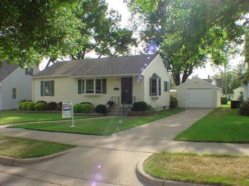 2214 Sunrise Dr., La Crosse, WI 54601