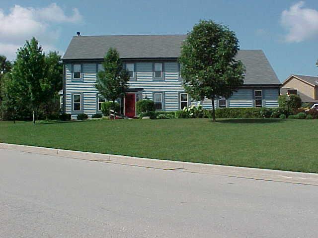 3881 S River Ridge Blvd., Greenfield, WI 53228