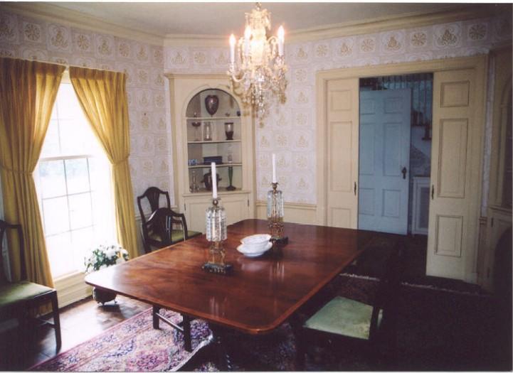 7039 N Belmont Ln, Fox Point, WI 53217