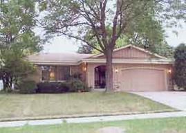 8045 S Wayland Dr, Oak Creek, WI 53154