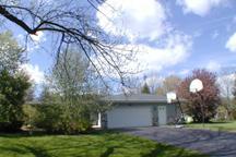 5855 N Courtland Cir., Oconomowoc, WI 53066